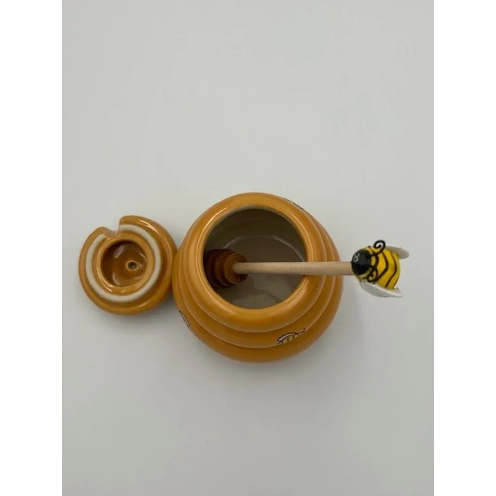 Honey Miel Ceramic Beehive Jar with Lid & Wooden Bumble Bee Dipper